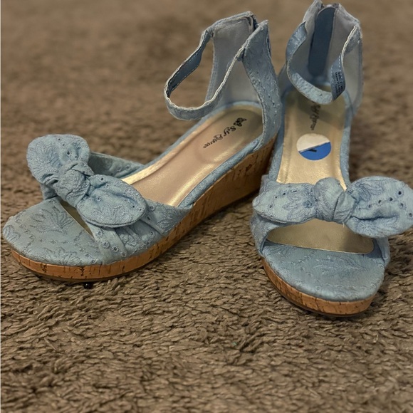 Cat & Jack Light Blue Kids Wedge Sandals - Picture 1 of 1